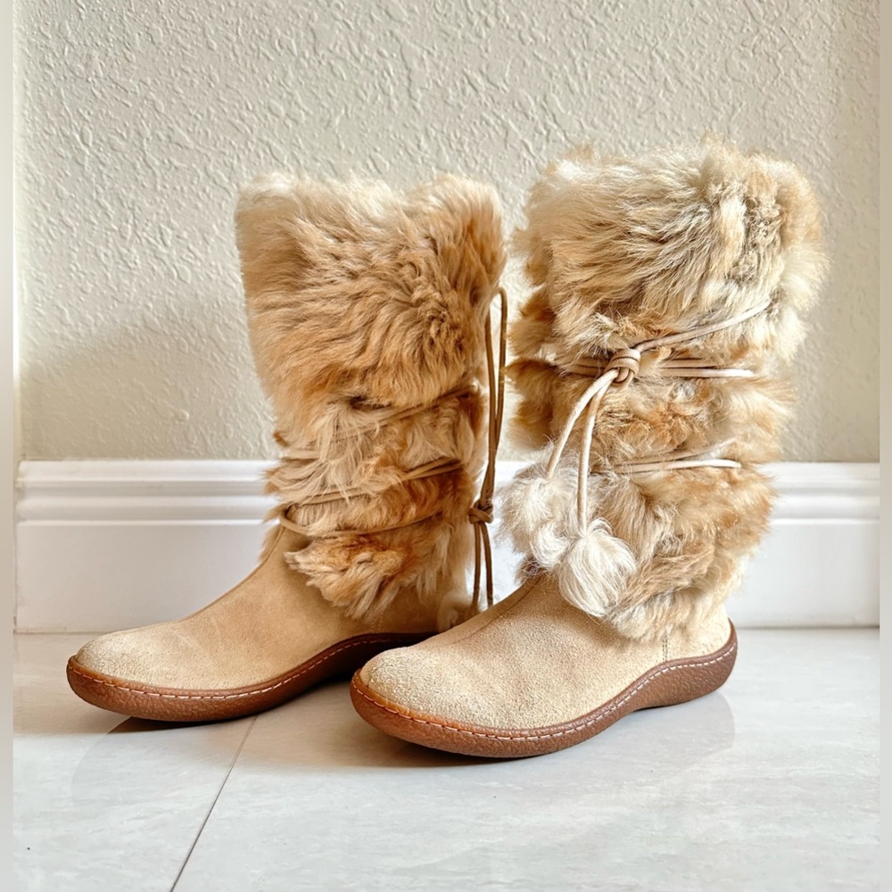 BANANA REPUBLIC WOMEN’S FLAT LEATHER BOOTS- BEIGE -SIZE 8